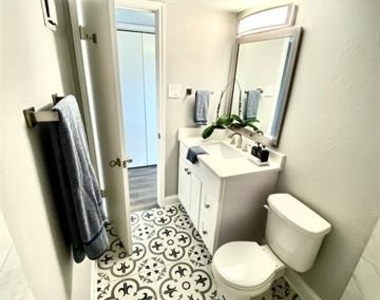 2505 Wedglea Drive - Photo Thumbnail 21