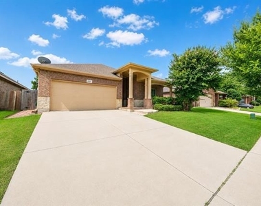 3121 Hornbeam Street - Photo Thumbnail 3