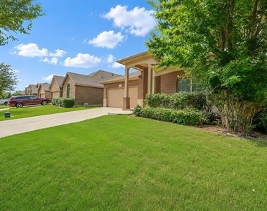 3121 Hornbeam Street - Photo Thumbnail 4