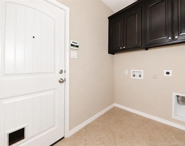 3121 Hornbeam Street - Photo Thumbnail 16