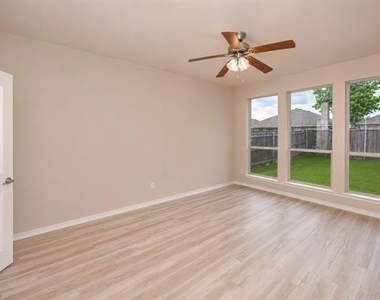 3121 Hornbeam Street - Photo Thumbnail 17