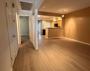 101 N 7th Street - Photo Thumbnail 9
