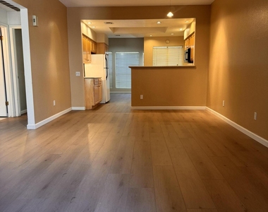 101 N 7th Street - Photo Thumbnail 3