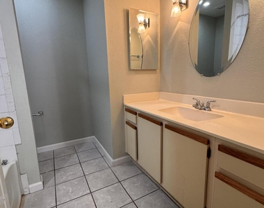 101 N 7th Street - Photo Thumbnail 19