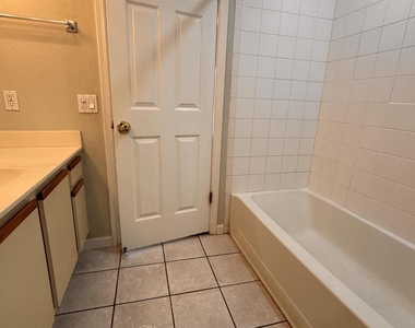 101 N 7th Street - Photo Thumbnail 17