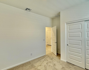 3254 N 98th Lane - Photo Thumbnail 11