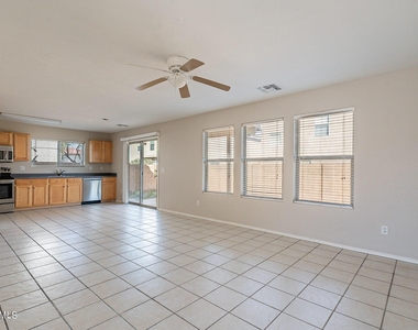 2420 E Gleneagle Drive - Photo Thumbnail 4
