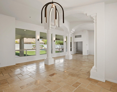 8638 E Dahlia Drive - Photo Thumbnail 7