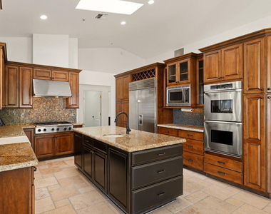 8638 E Dahlia Drive - Photo Thumbnail 11