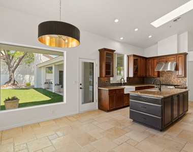 8638 E Dahlia Drive - Photo Thumbnail 15