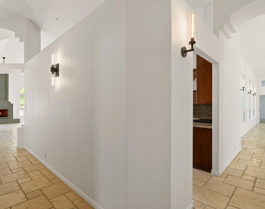 8638 E Dahlia Drive - Photo Thumbnail 9