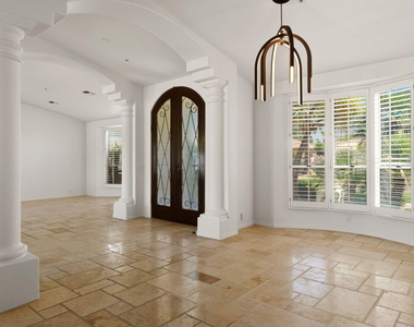 8638 E Dahlia Drive - Photo Thumbnail 6