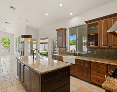 8638 E Dahlia Drive - Photo Thumbnail 12