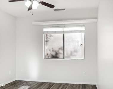 42275 W Calle Street - Photo Thumbnail 10
