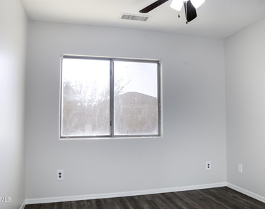 42275 W Calle Street - Photo Thumbnail 11