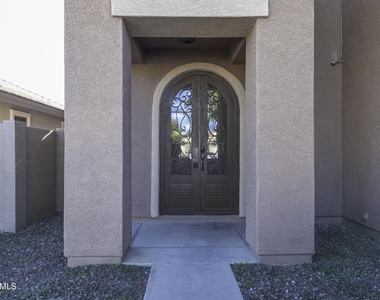 42275 W Calle Street - Photo Thumbnail 23