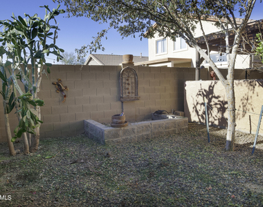 42275 W Calle Street - Photo Thumbnail 20