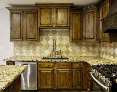 42275 W Calle Street - Photo Thumbnail 7