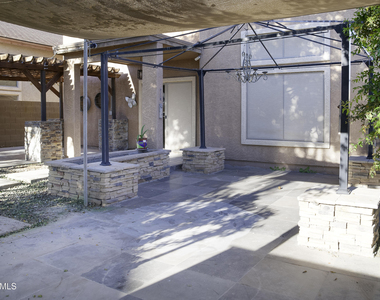 42275 W Calle Street - Photo Thumbnail 22