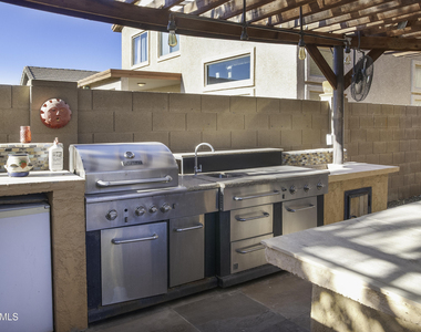 42275 W Calle Street - Photo Thumbnail 19