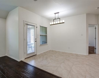 112 Mount Olive Avenue - Photo Thumbnail 6