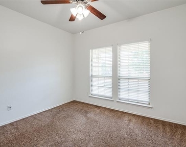 112 Mount Olive Avenue - Photo Thumbnail 18