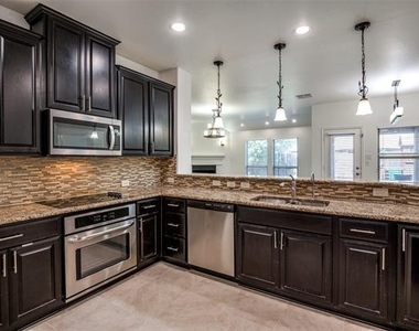 112 Mount Olive Avenue - Photo Thumbnail 12
