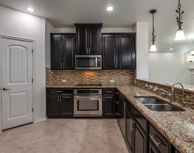 112 Mount Olive Avenue - Photo Thumbnail 11