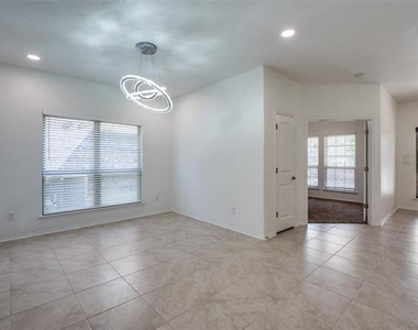 112 Mount Olive Avenue - Photo Thumbnail 3