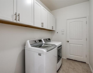 112 Mount Olive Avenue - Photo Thumbnail 15