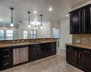 112 Mount Olive Avenue - Photo Thumbnail 13