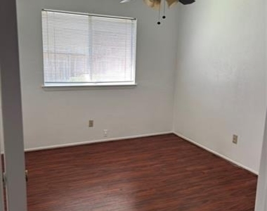 3513 Claymore Drive - Photo Thumbnail 7