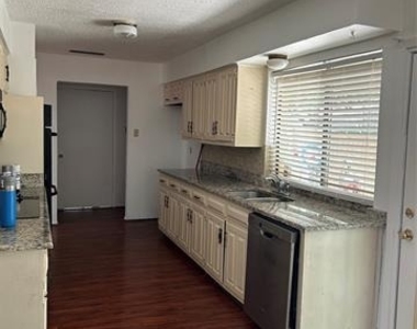 3513 Claymore Drive - Photo Thumbnail 5