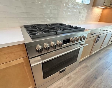 3908 Rochelle Drive - Photo Thumbnail 8