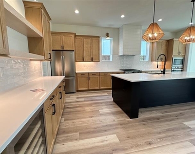 3908 Rochelle Drive - Photo Thumbnail 7