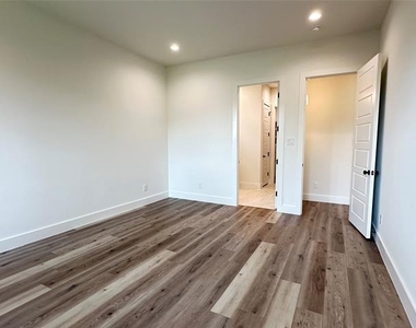 3908 Rochelle Drive - Photo Thumbnail 15