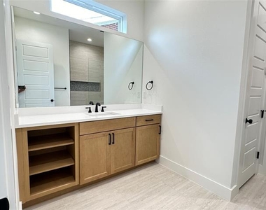 3908 Rochelle Drive - Photo Thumbnail 16