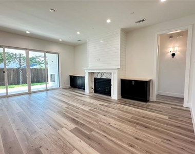 3908 Rochelle Drive - Photo Thumbnail 5