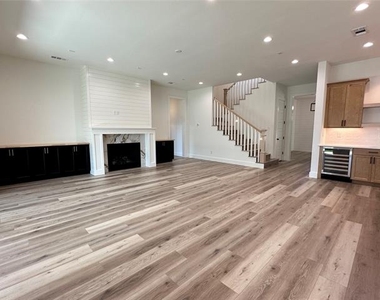 3908 Rochelle Drive - Photo Thumbnail 12