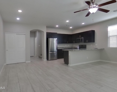 12541 W Hummingbird Terrace W - Photo Thumbnail 3