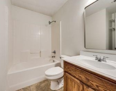 205 Tonto Street - Photo Thumbnail 6