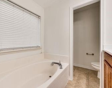 205 Tonto Street - Photo Thumbnail 12