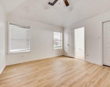 205 Tonto Street - Photo Thumbnail 10