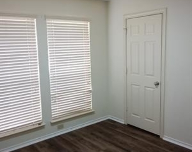 6701 Osage Trail - Photo Thumbnail 7