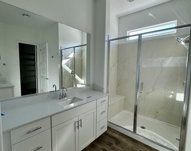 3173 W Peak View Road - Photo Thumbnail 6
