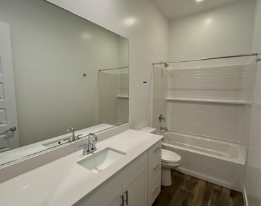 3173 W Peak View Road - Photo Thumbnail 14