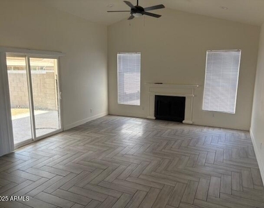 3587 W Boston Street - Photo Thumbnail 4