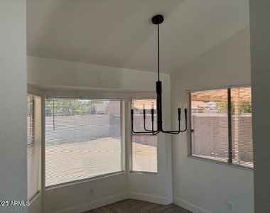 3587 W Boston Street - Photo Thumbnail 7