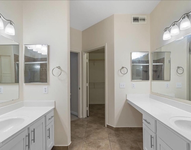 15252 N 100th Street - Photo Thumbnail 8