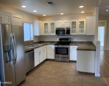 15252 N 100th Street - Photo Thumbnail 24